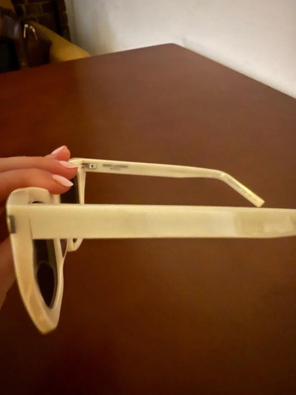 Classic Women's Cat-Eye Sunglasses in Cream - Picture 4 of 4